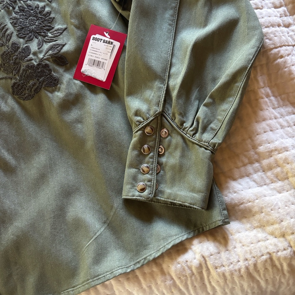 KIMES RANCH MAE FLORAL EMBROIDERED LONG SLEEVE SNAP WESTERN SHIRT - Picture 11 of 11